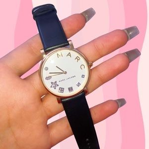 stylish authentic marc jacobs watch!